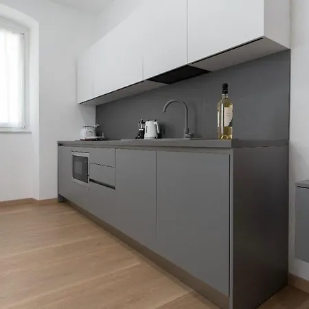 Apartment Rent House - Via Gramsci - Stazione Centrale *
