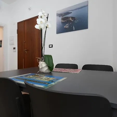Rent House - Via Gramsci - Stazione Centrale